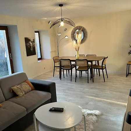 Vakantiehuis Maison Spacieuse Entre Lacs Et Montagnes *